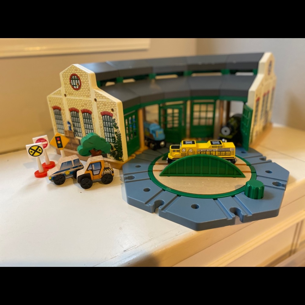 Thomas the train rotation house